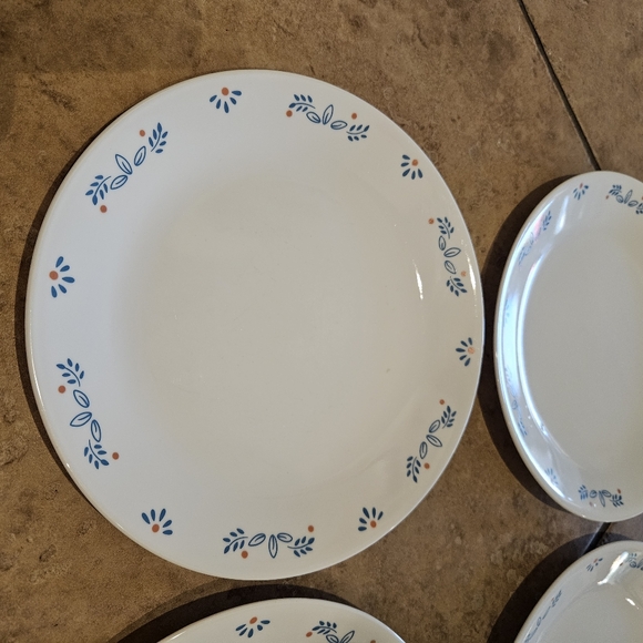 Corelle 'Subtle Blue' Dinner Plates - Set of 4 10" Plates Dinnerware - Picture 4 of 11